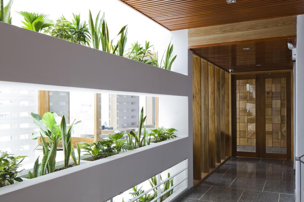 Holiday Hotel На Транг Екстериор снимка