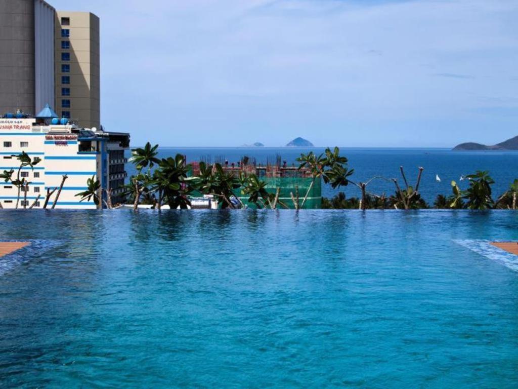 Holiday Hotel На Транг Екстериор снимка