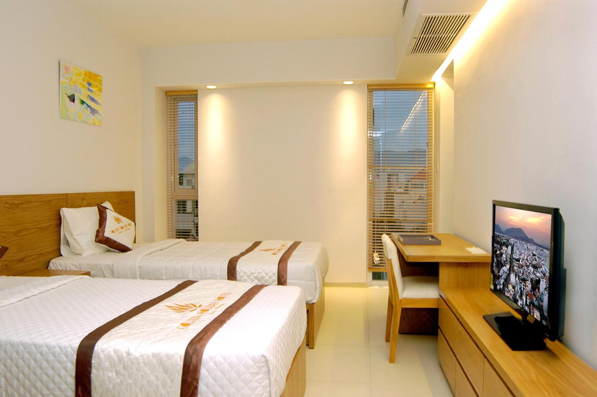 Holiday Hotel На Транг Екстериор снимка