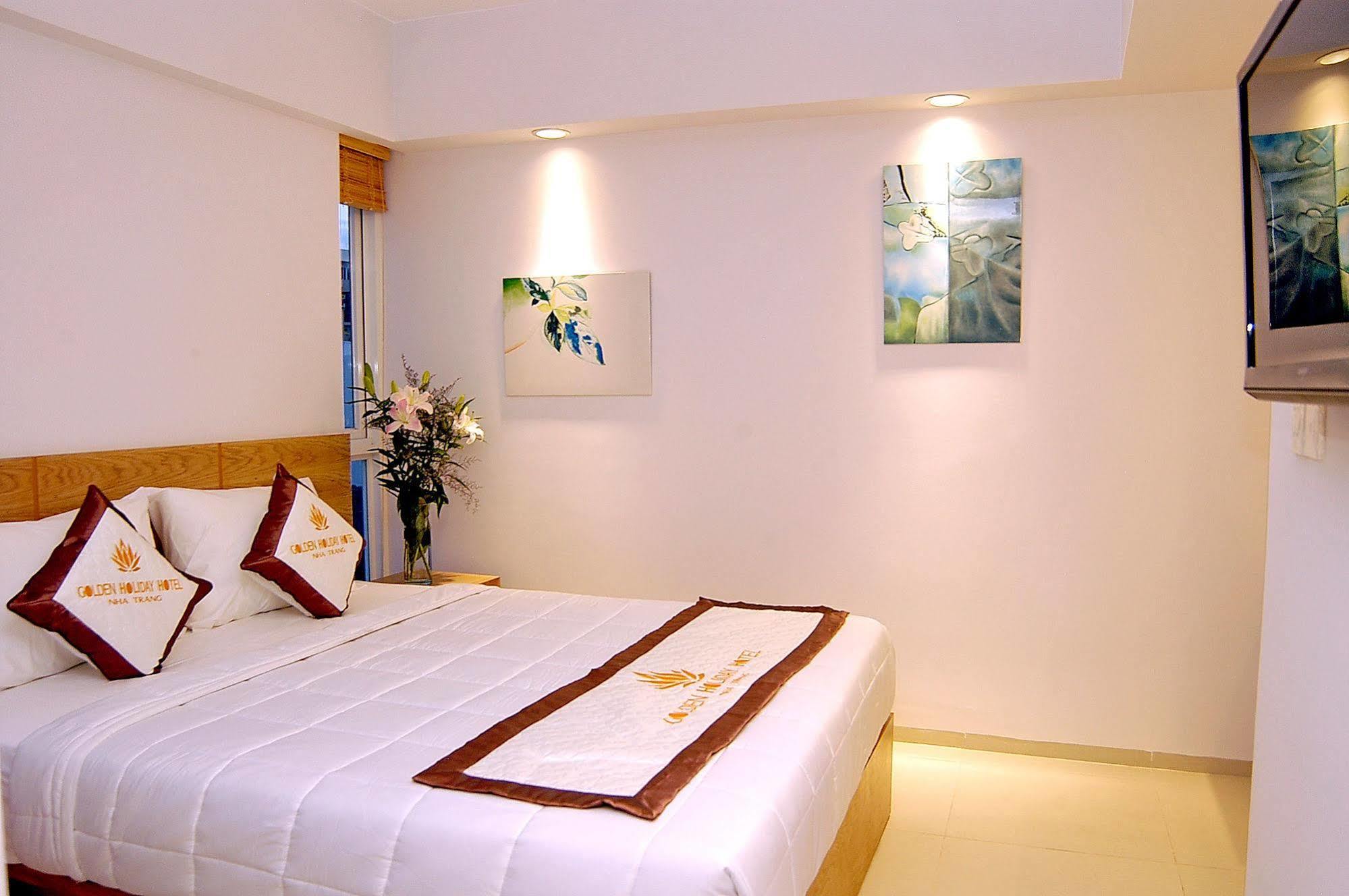 Holiday Hotel На Транг Екстериор снимка